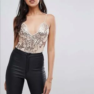 NEVER WORN W/ TAGS, Size 2 Scalloped Plunge Front Bodysuit, Beige/Rose Gold